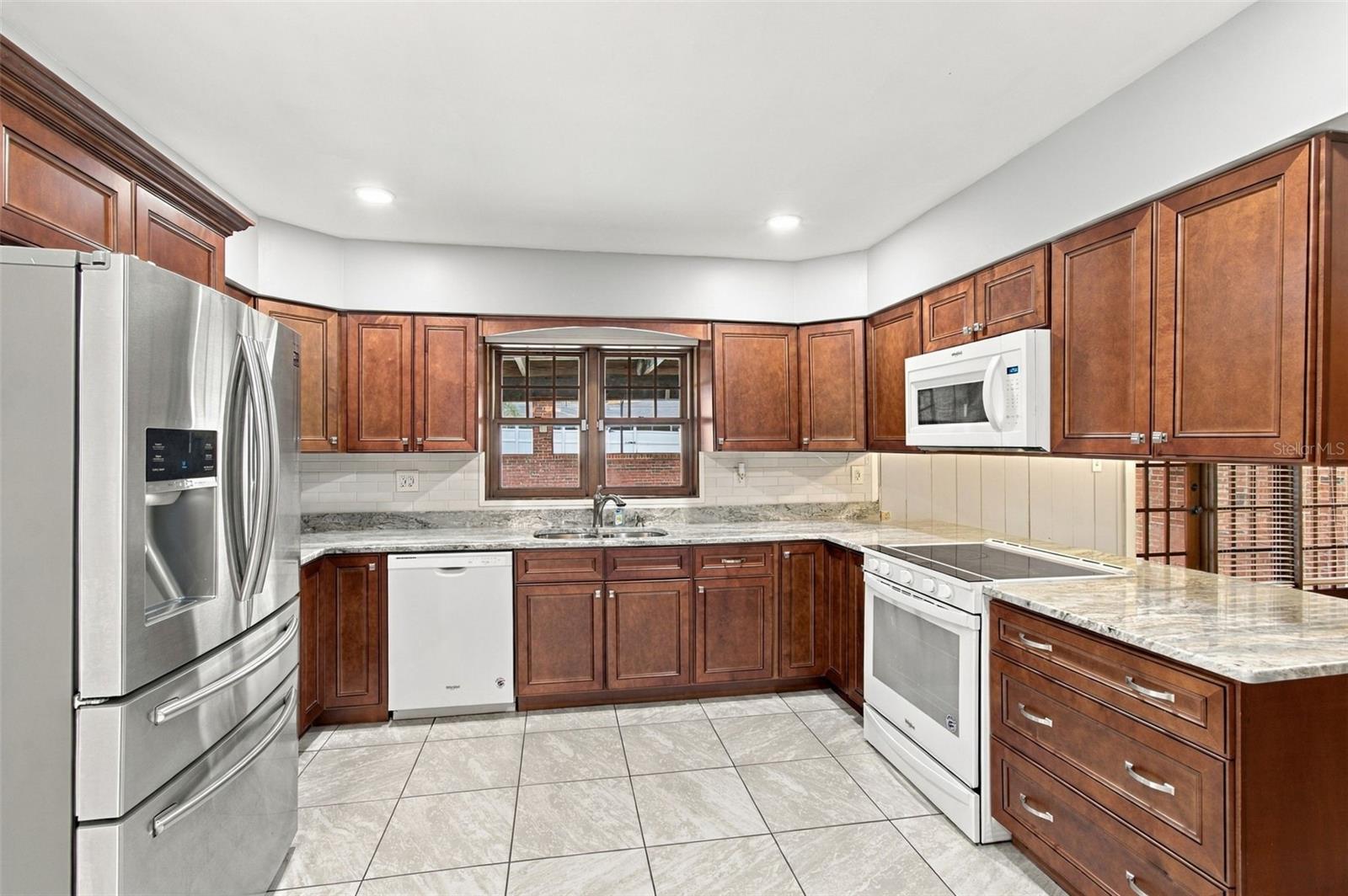 105 ASHBROOK DR