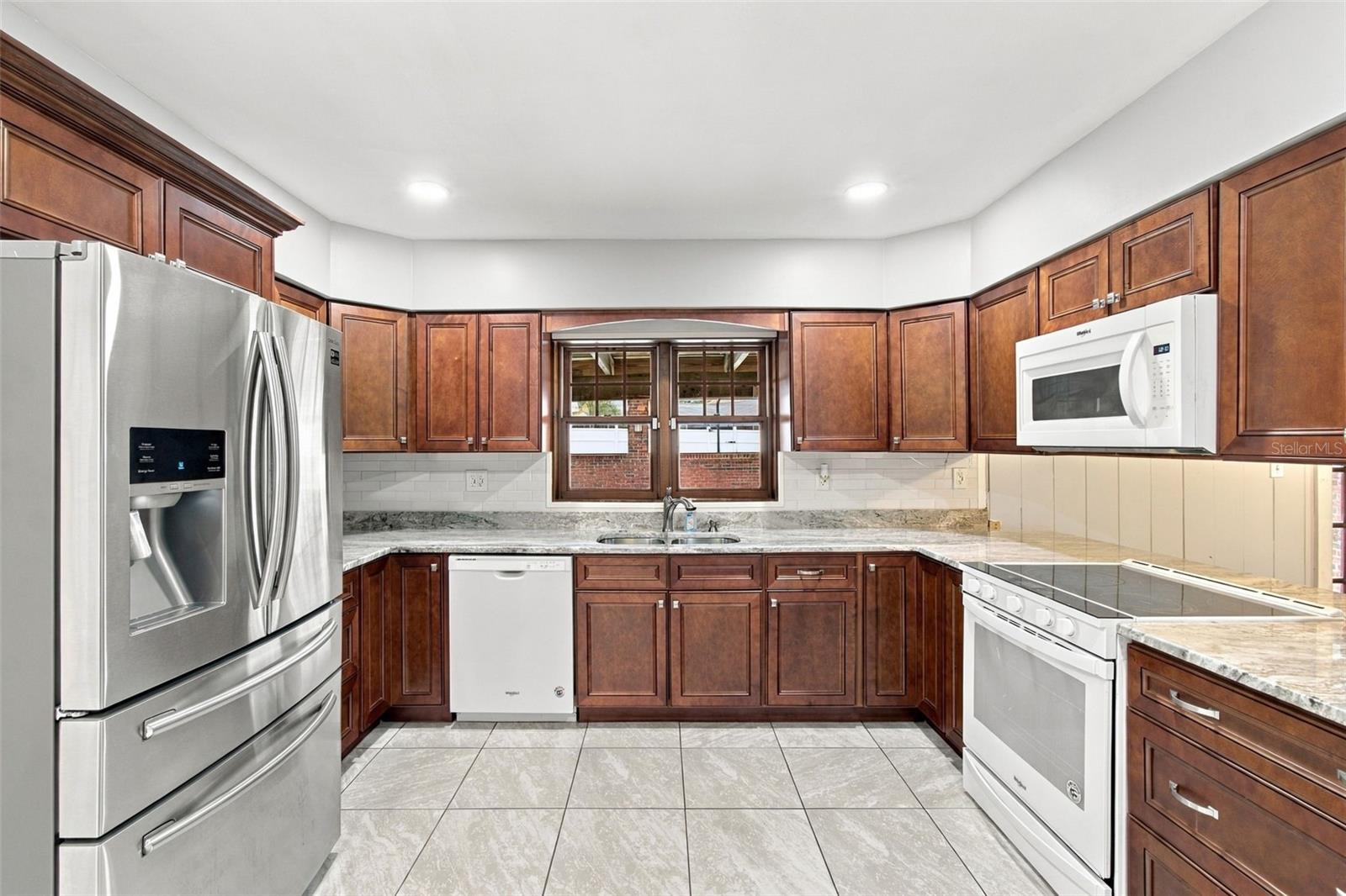 105 ASHBROOK DR