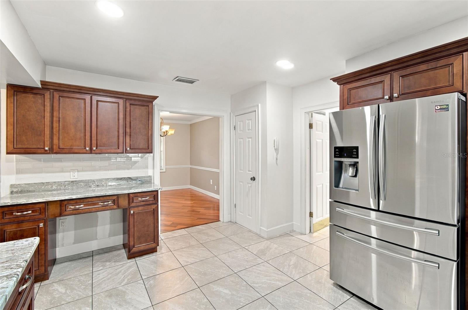 105 ASHBROOK DR