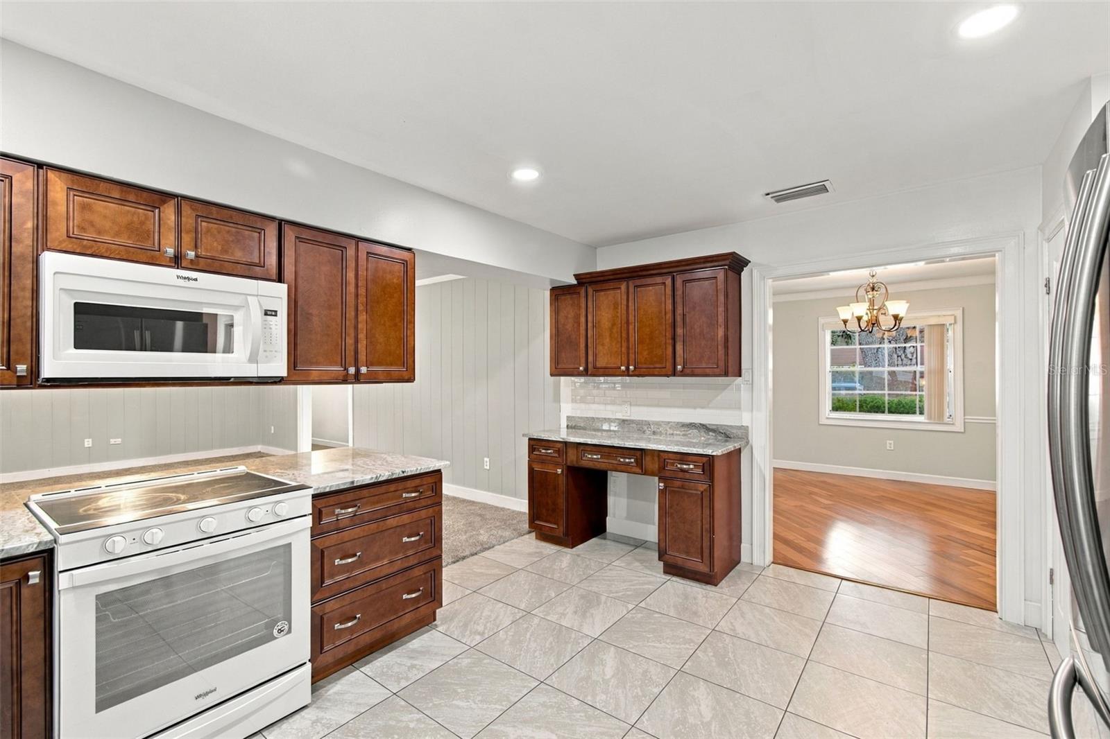 105 ASHBROOK DR