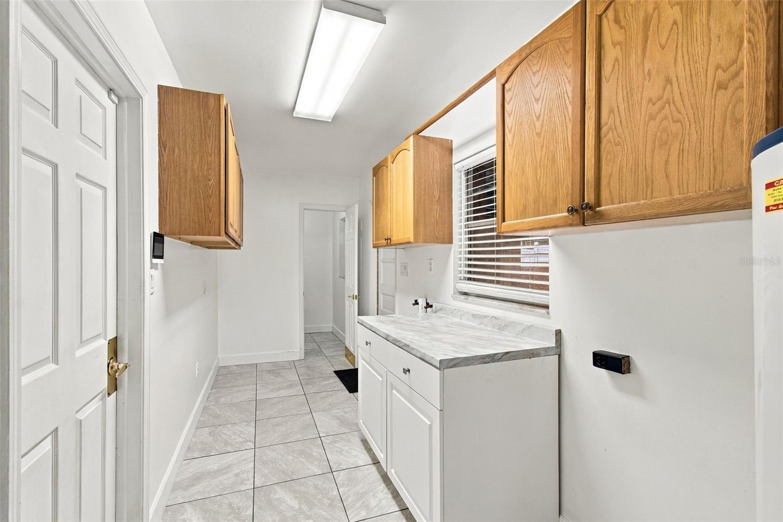 105 ASHBROOK DR