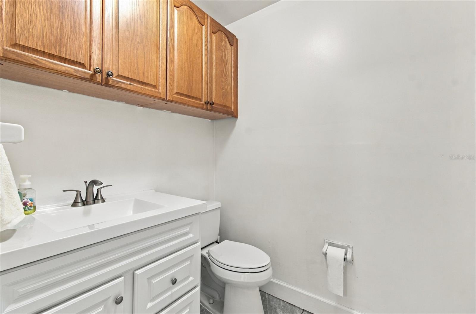 105 ASHBROOK DR
