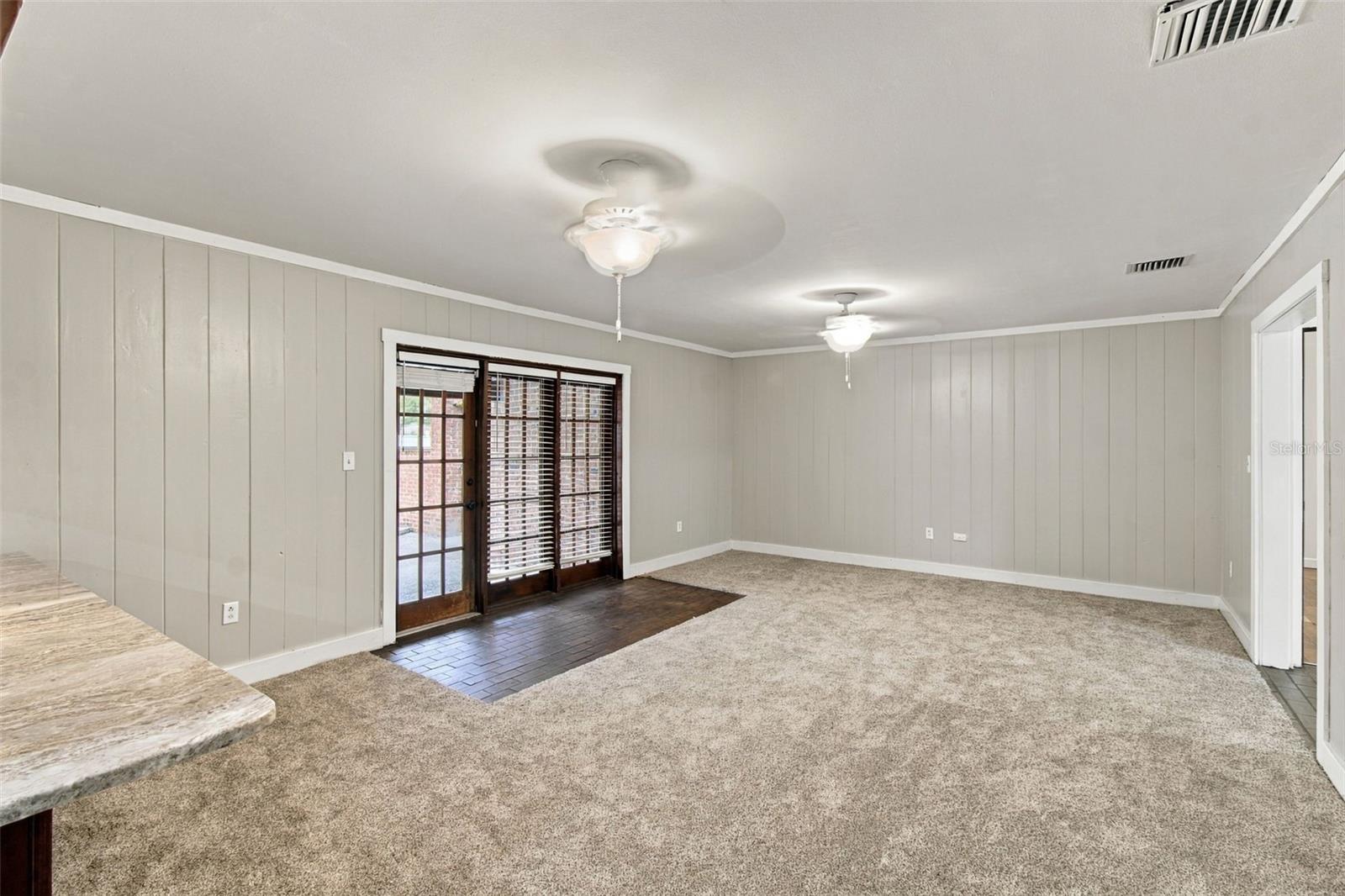 105 ASHBROOK DR