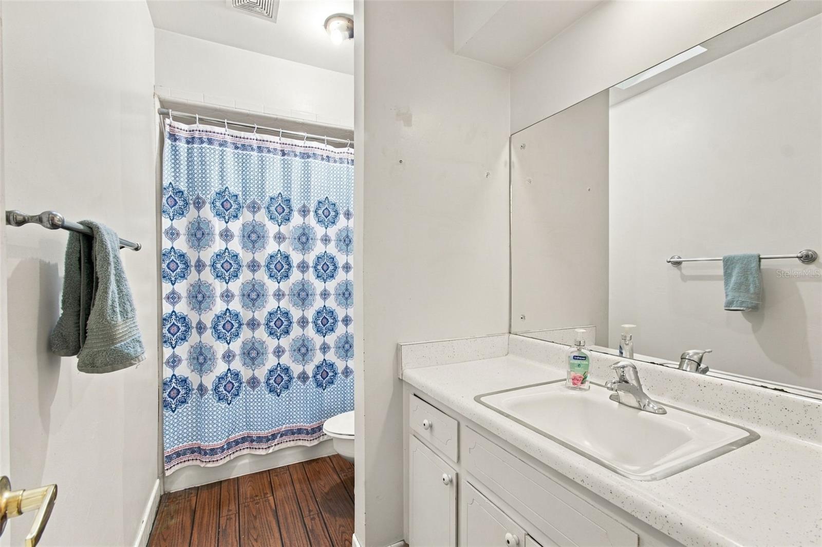 105 ASHBROOK DR