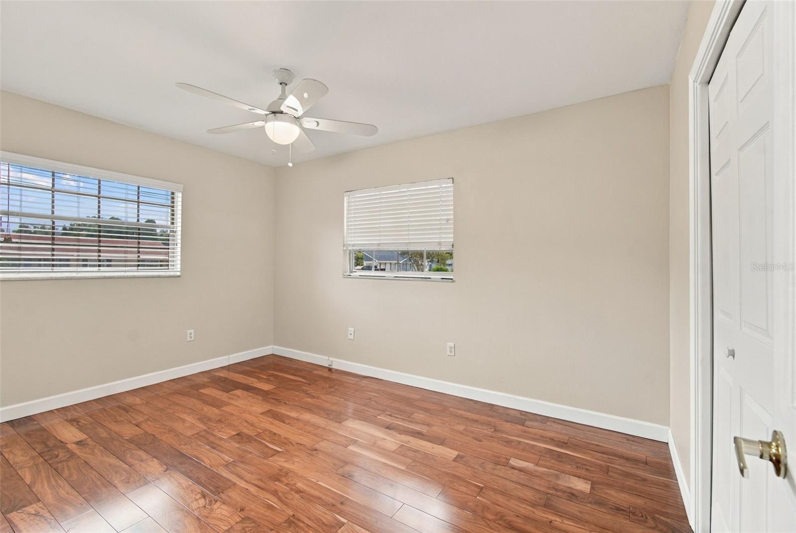 105 ASHBROOK DR