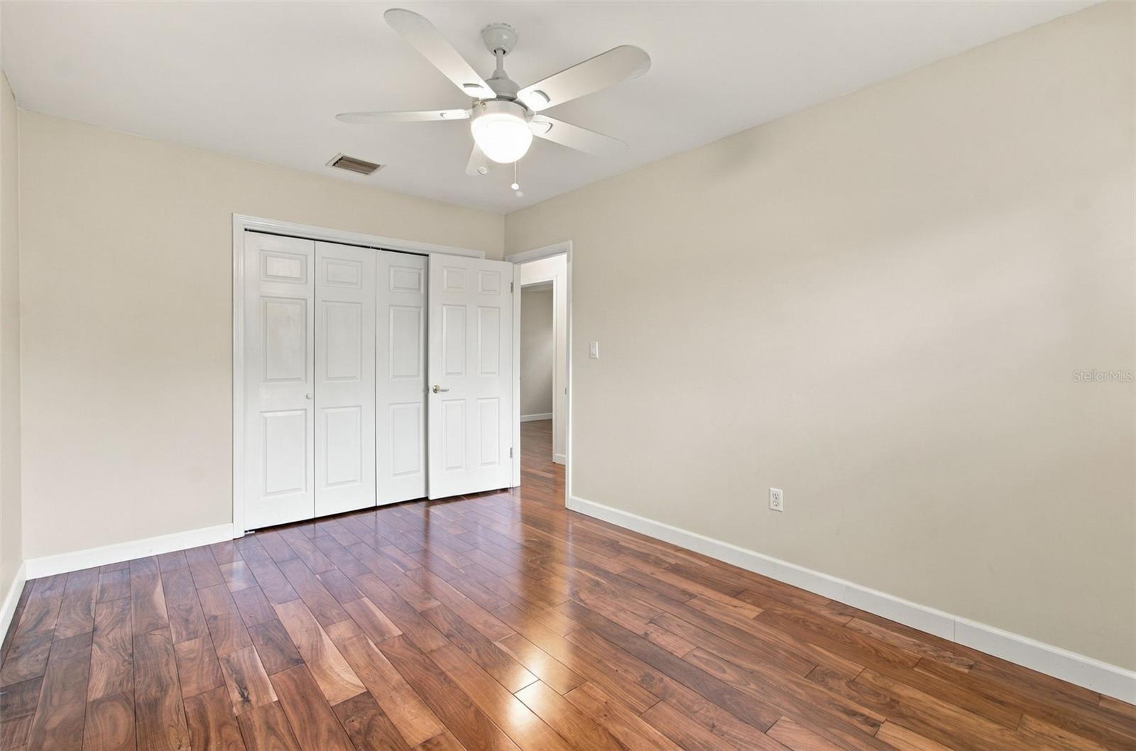 105 ASHBROOK DR