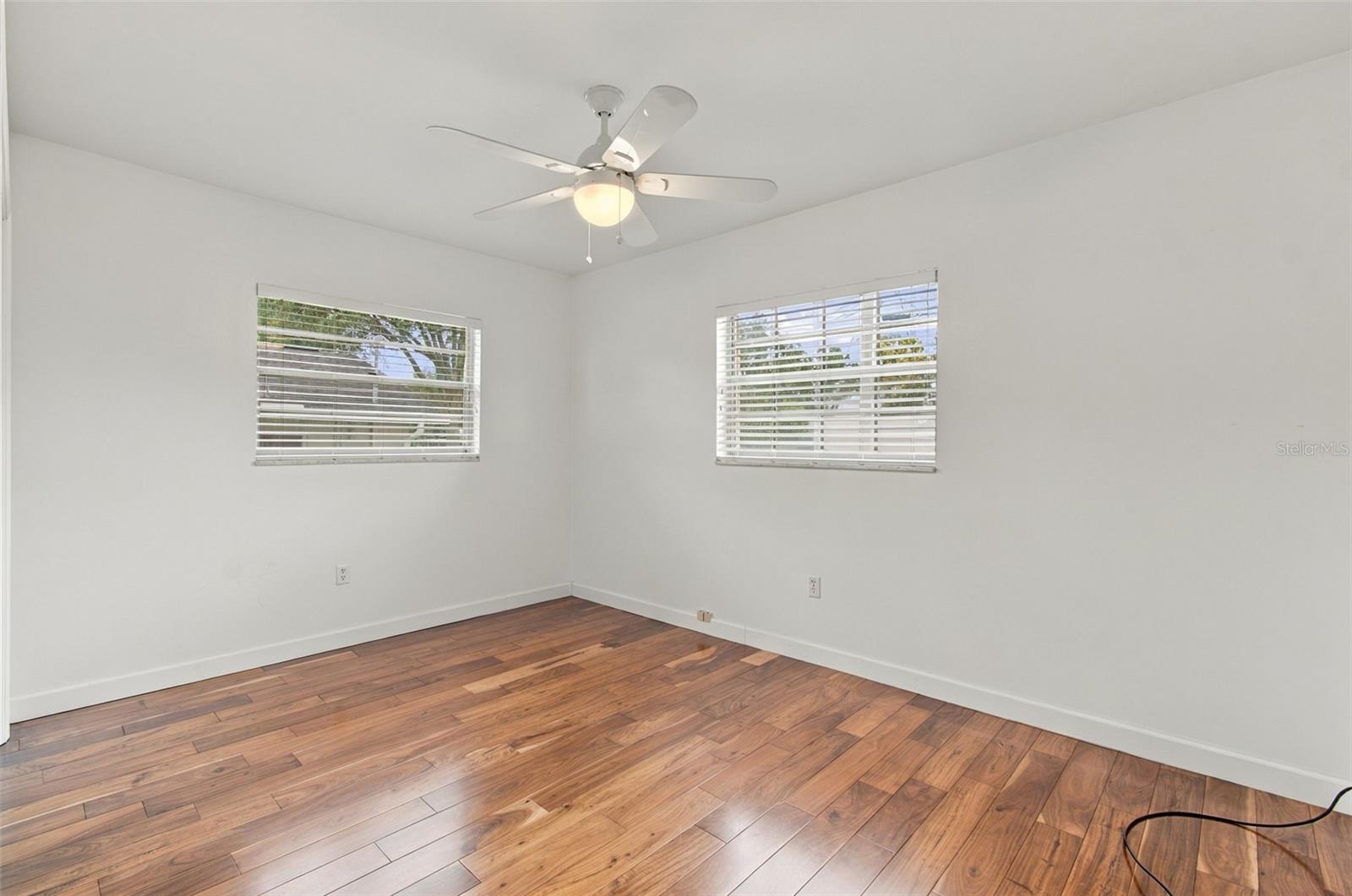 105 ASHBROOK DR