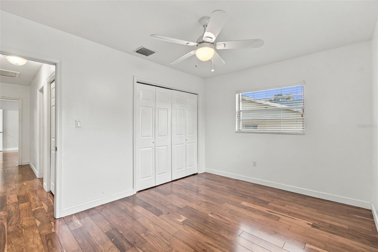 105 ASHBROOK DR