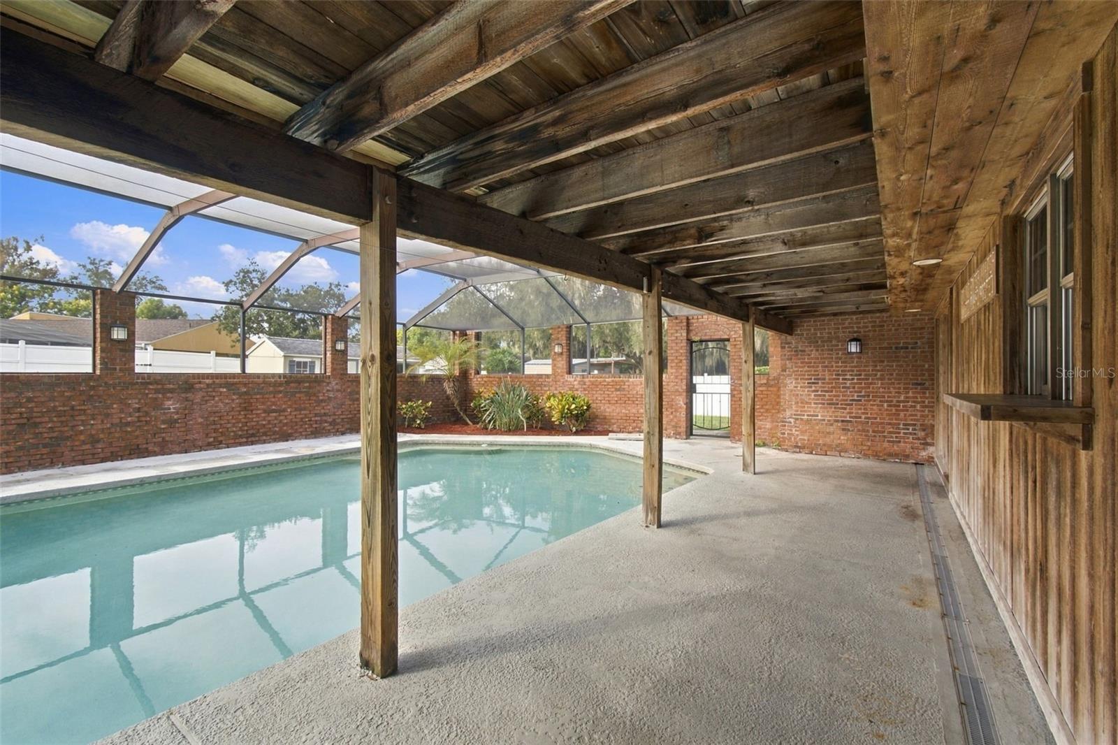 105 ASHBROOK DR