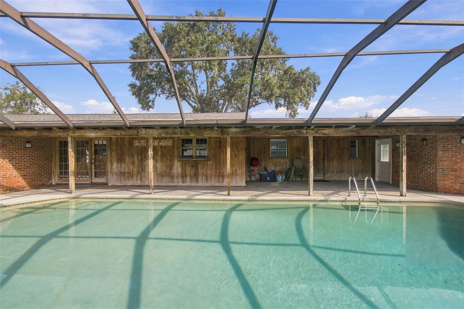 105 ASHBROOK DR
