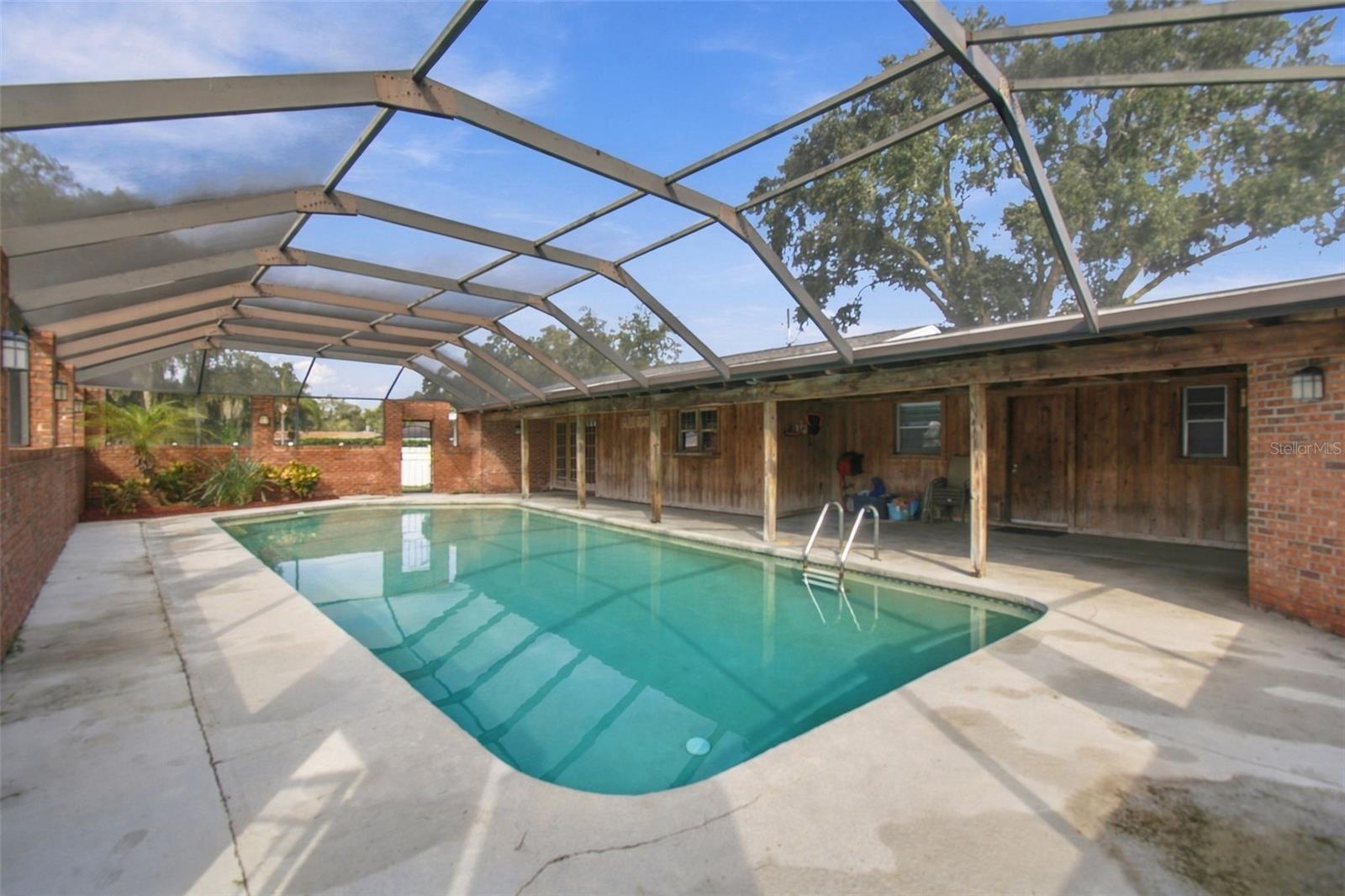 105 ASHBROOK DR