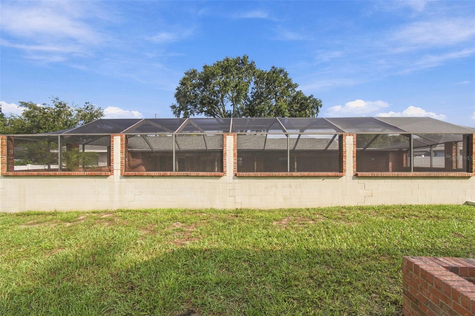105 ASHBROOK DR
