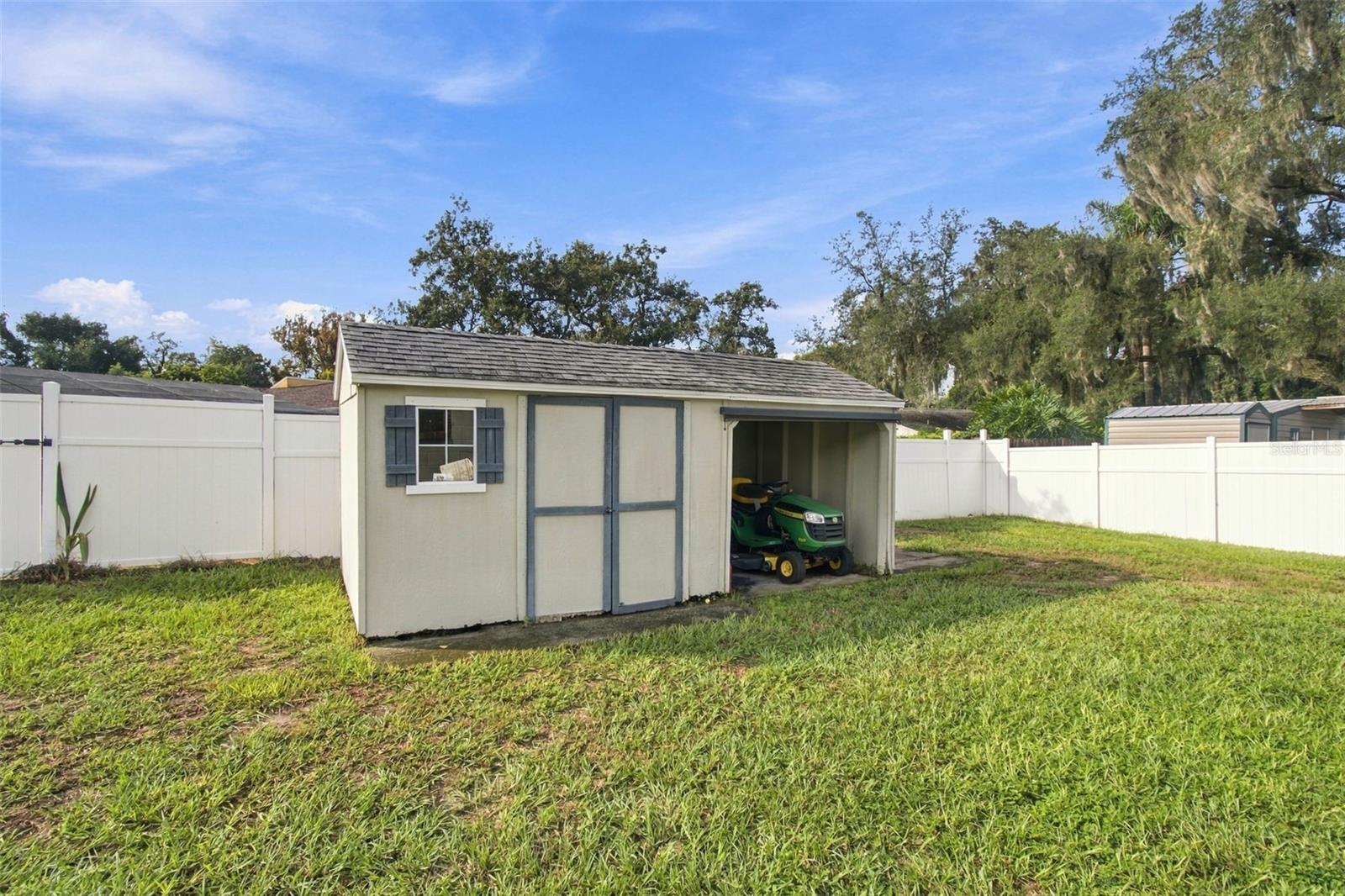 105 ASHBROOK DR