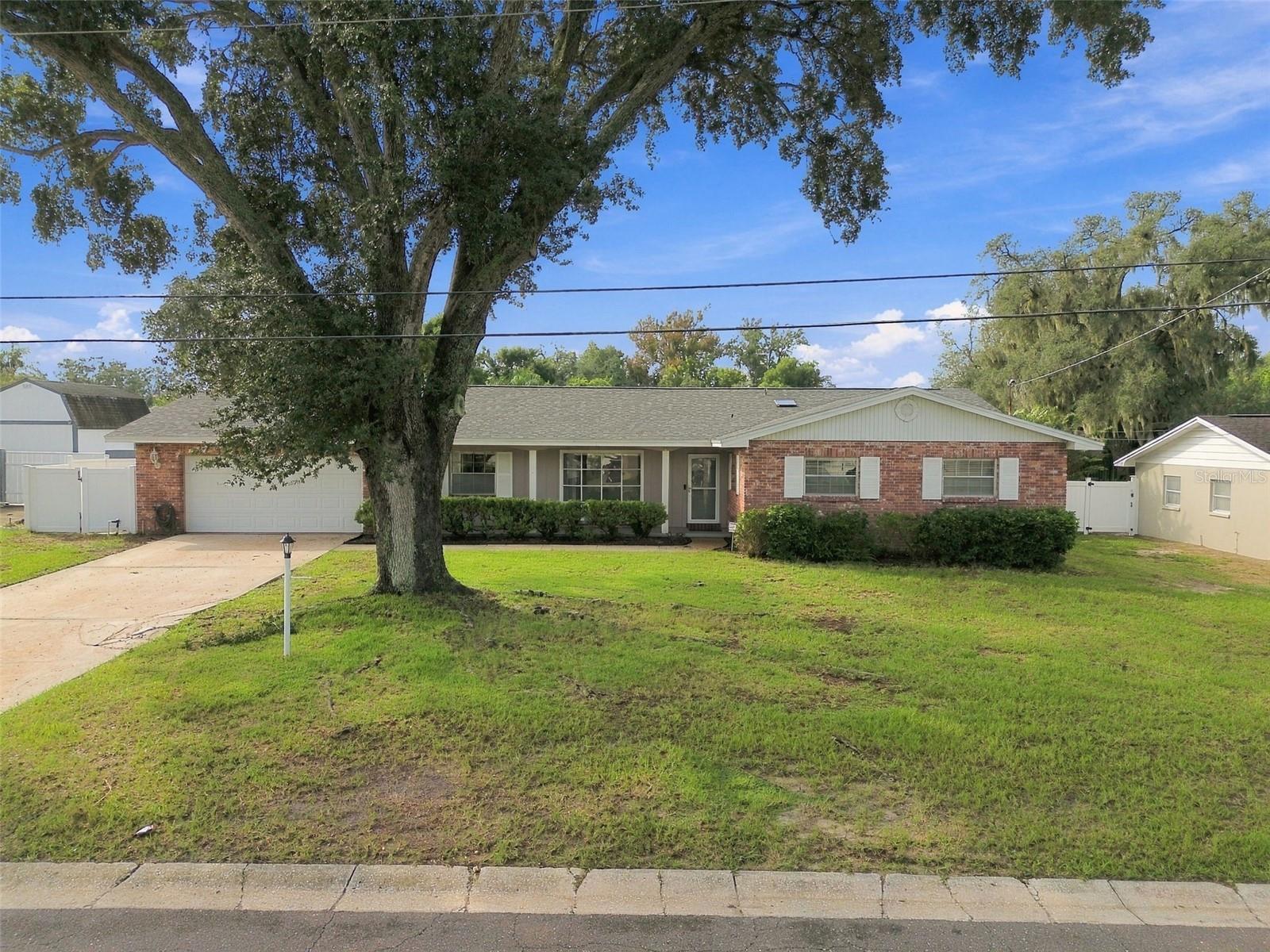 105 ASHBROOK DR