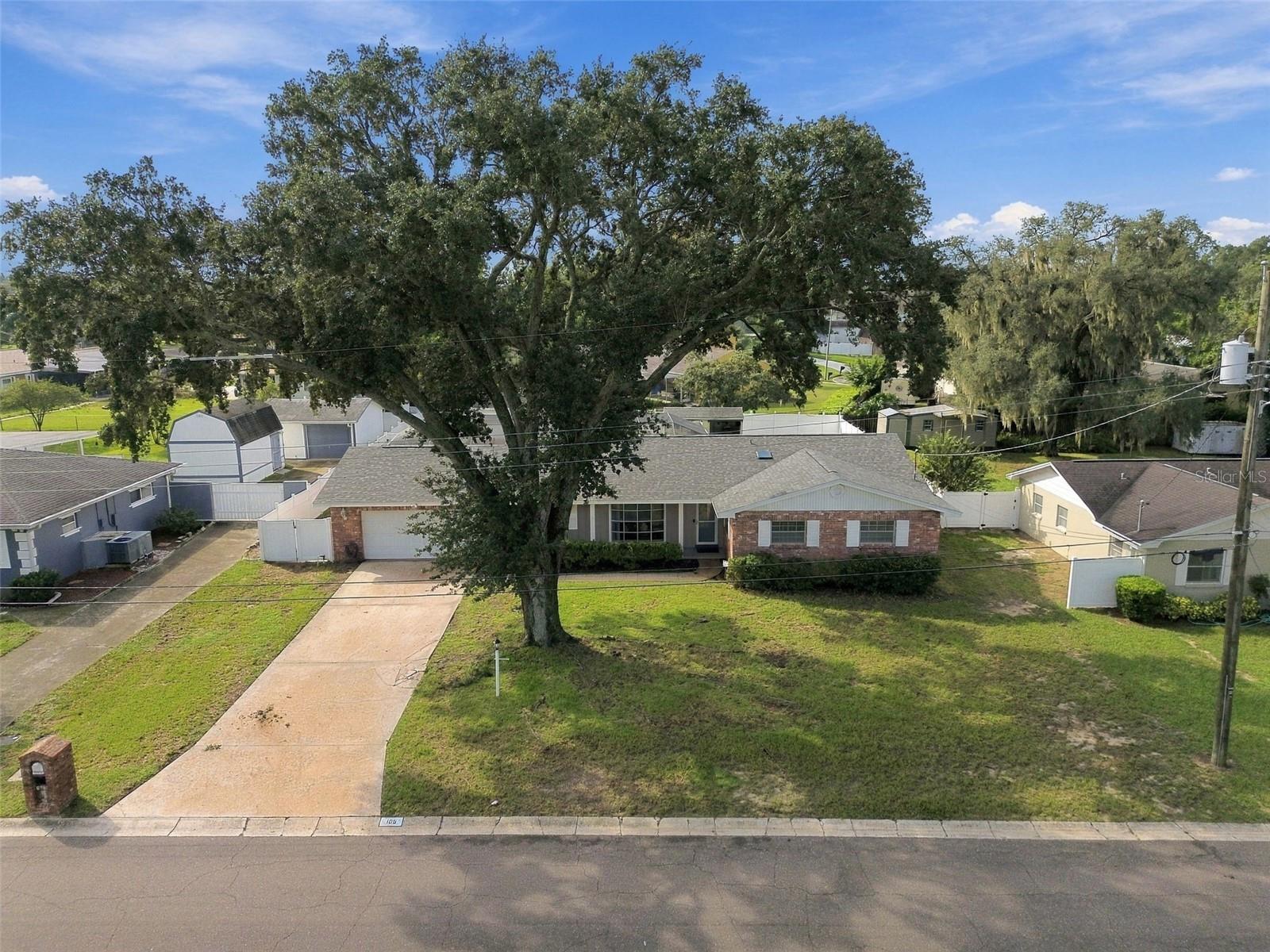 105 ASHBROOK DR