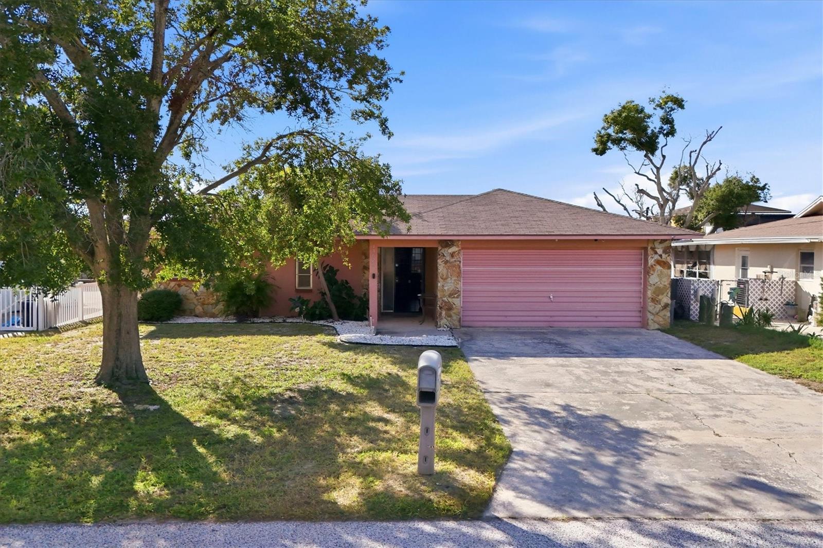 13625 VERONICA DR