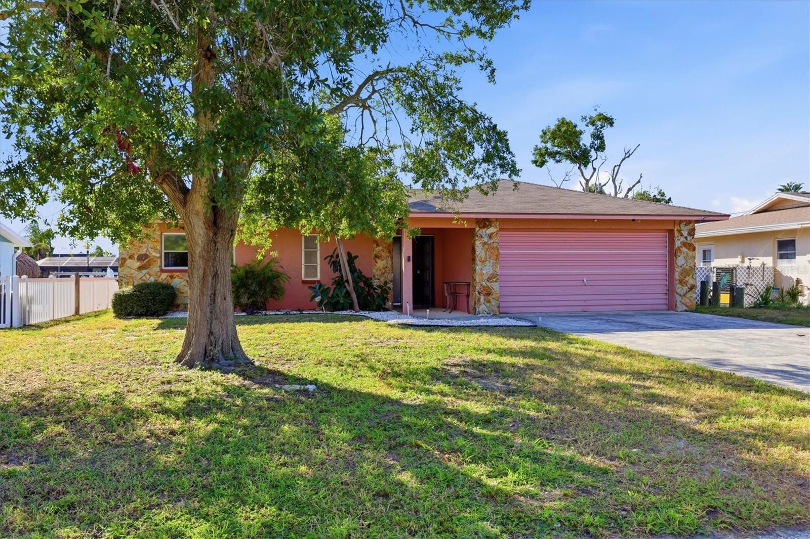 13625 VERONICA DR