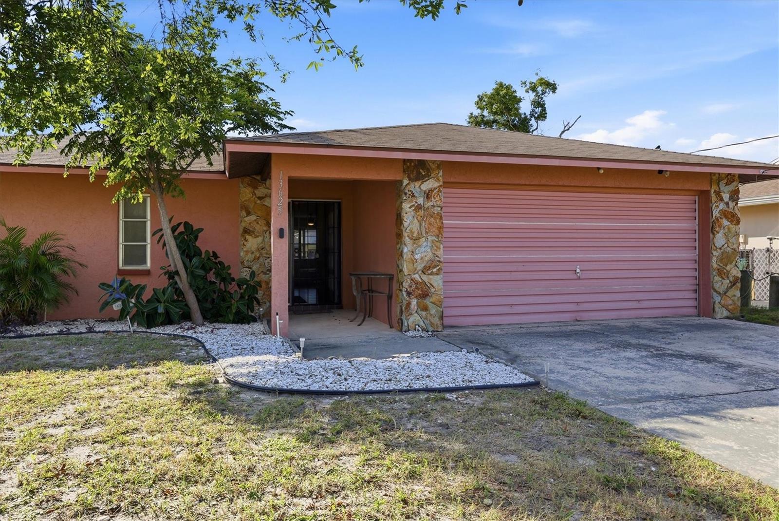 13625 VERONICA DR