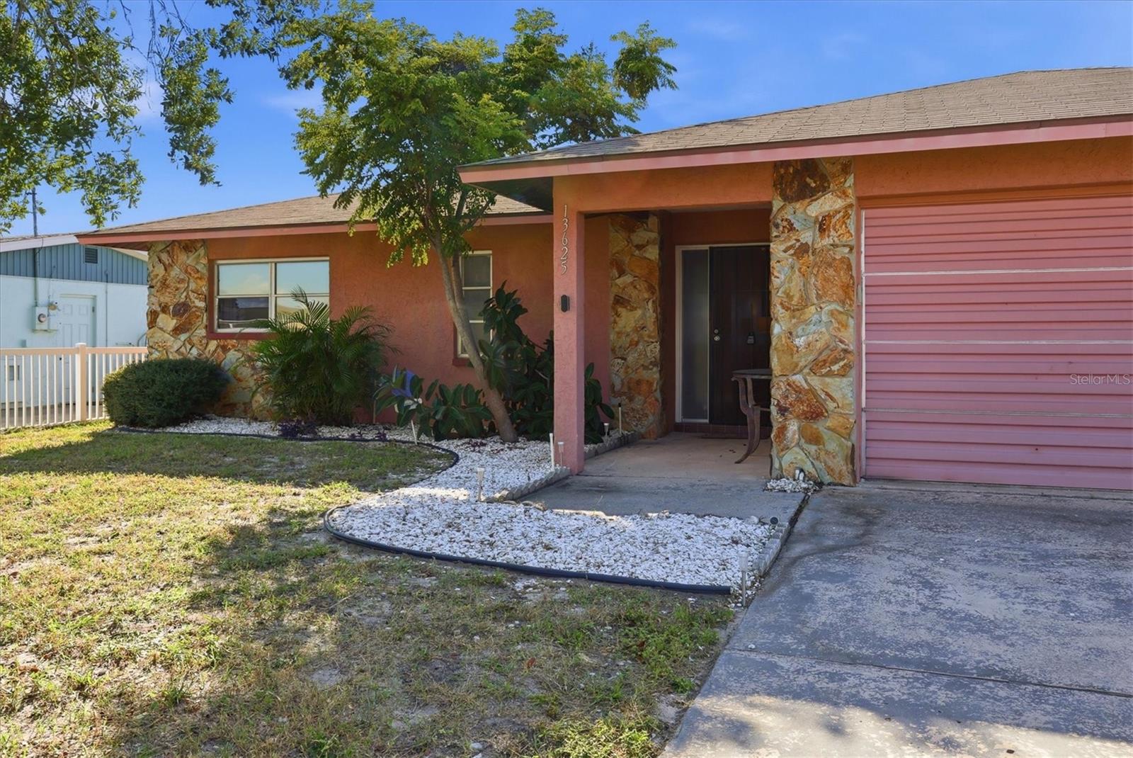 13625 VERONICA DR