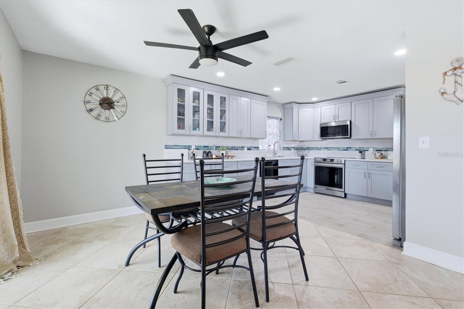 13625 VERONICA DR