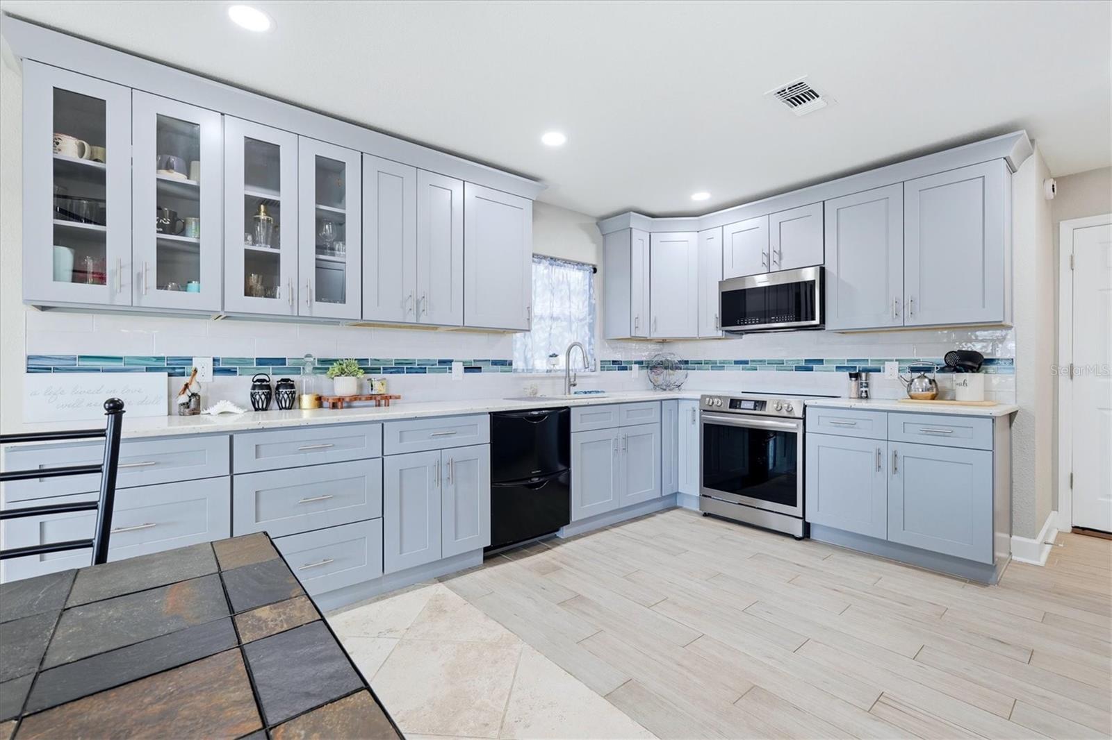 13625 VERONICA DR