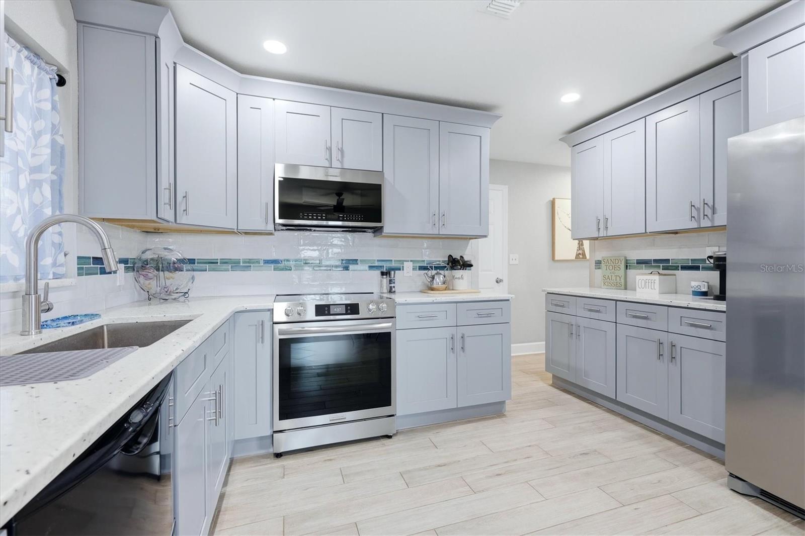 13625 VERONICA DR