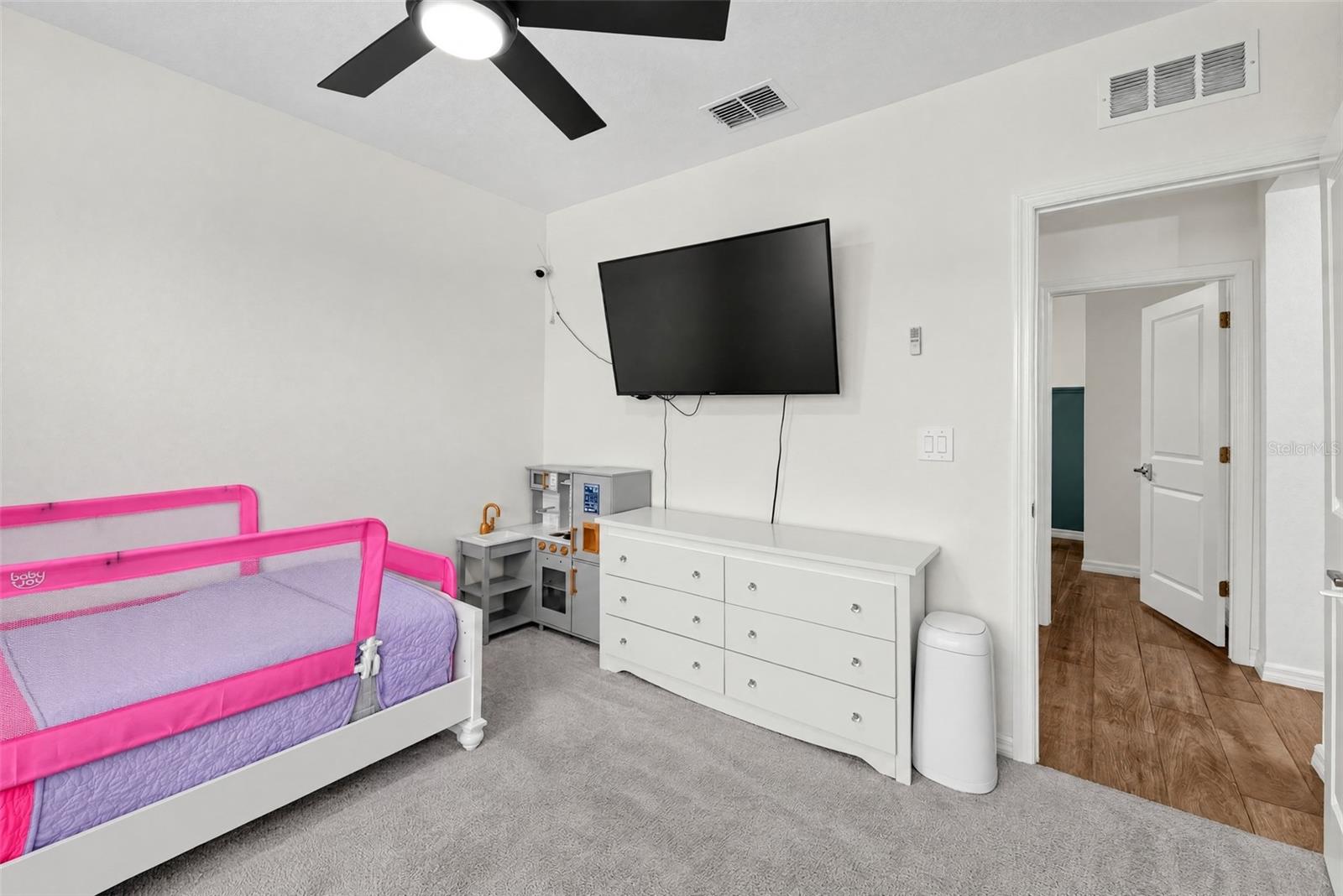 4974 EAGLE ROCK DR