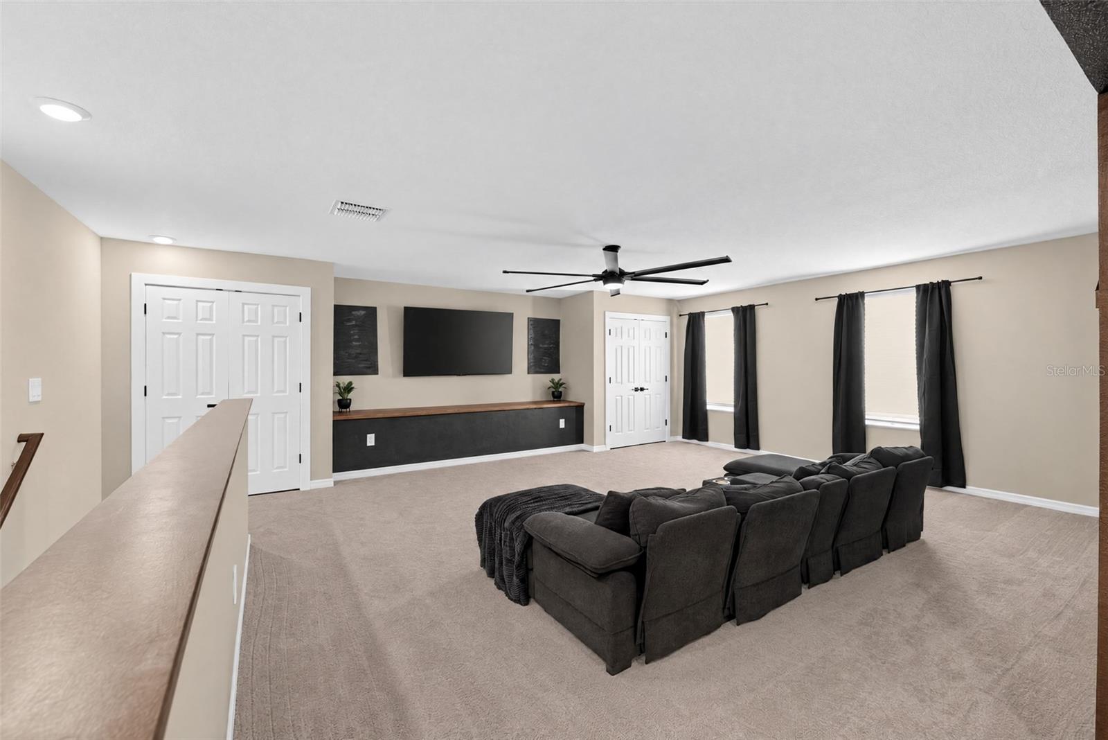 4974 EAGLE ROCK DR