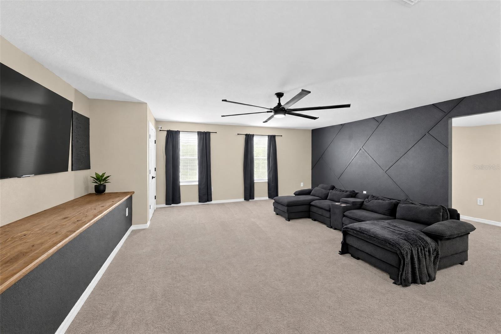 4974 EAGLE ROCK DR
