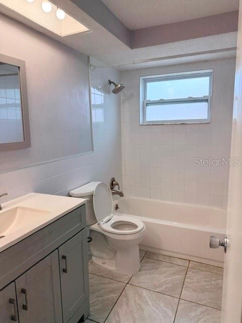 7323 OAK CREST DR
