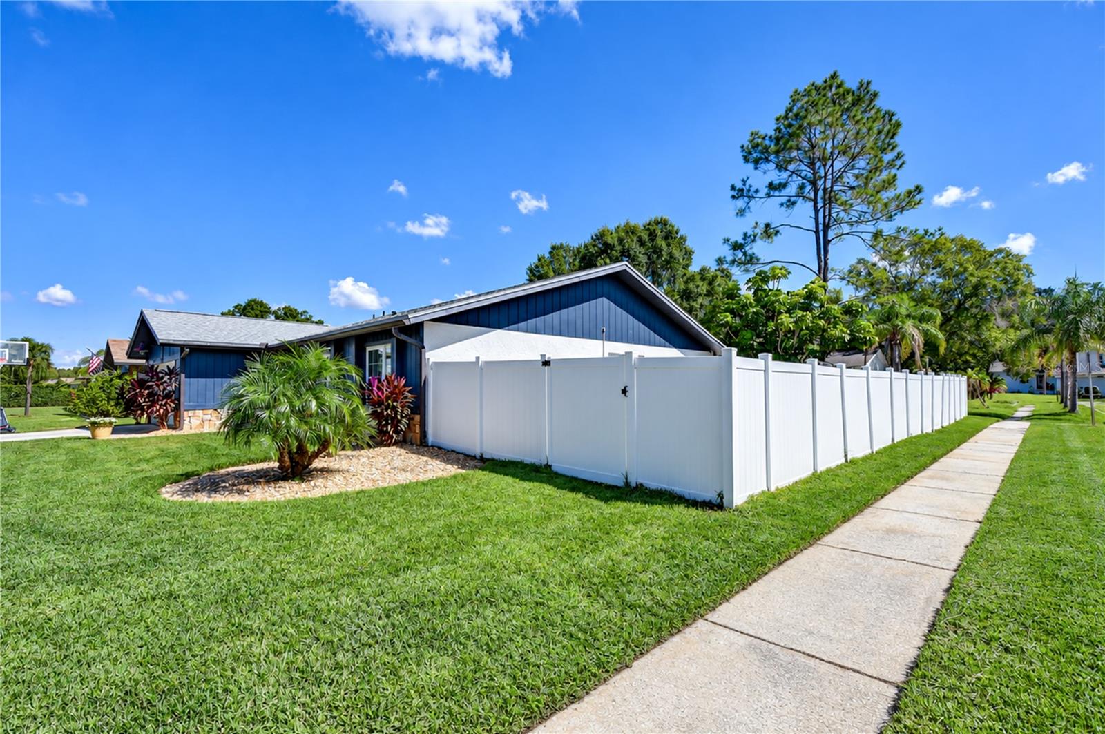 16201 PARKSIDE DR