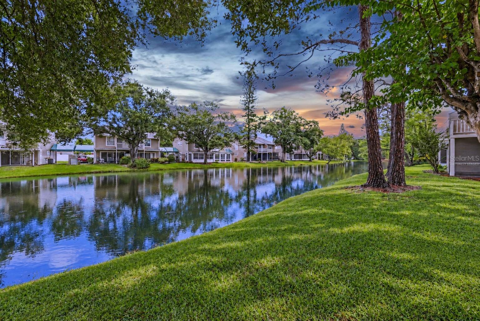 6915 LAKEVIEW CT