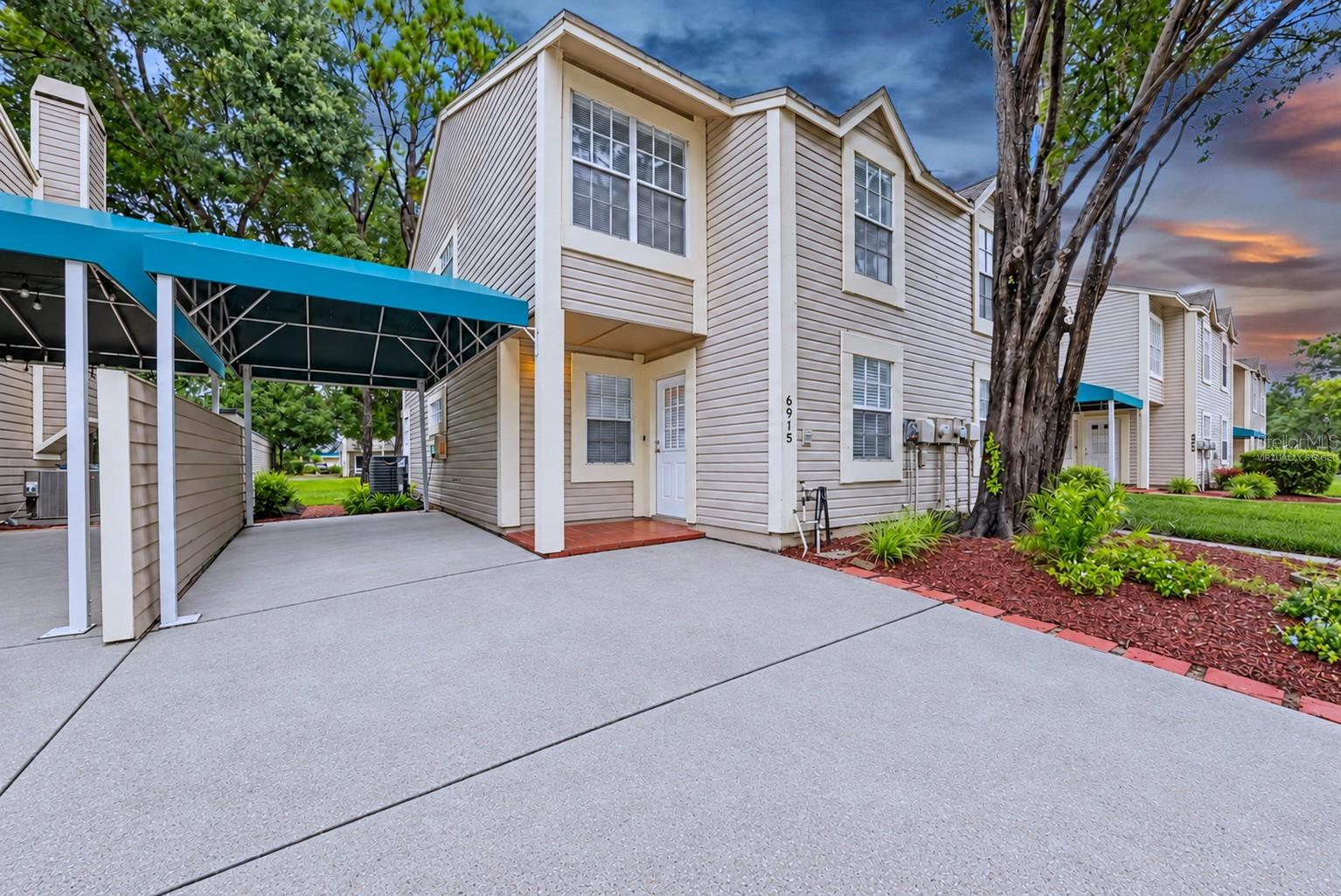 6915 LAKEVIEW CT