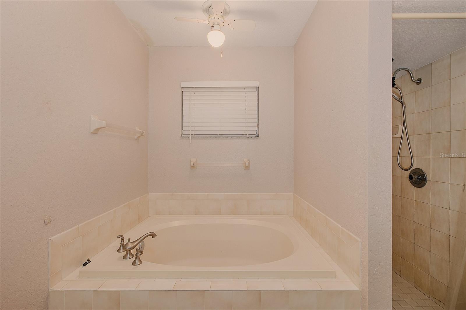 4622 SAWGRASS BLVD