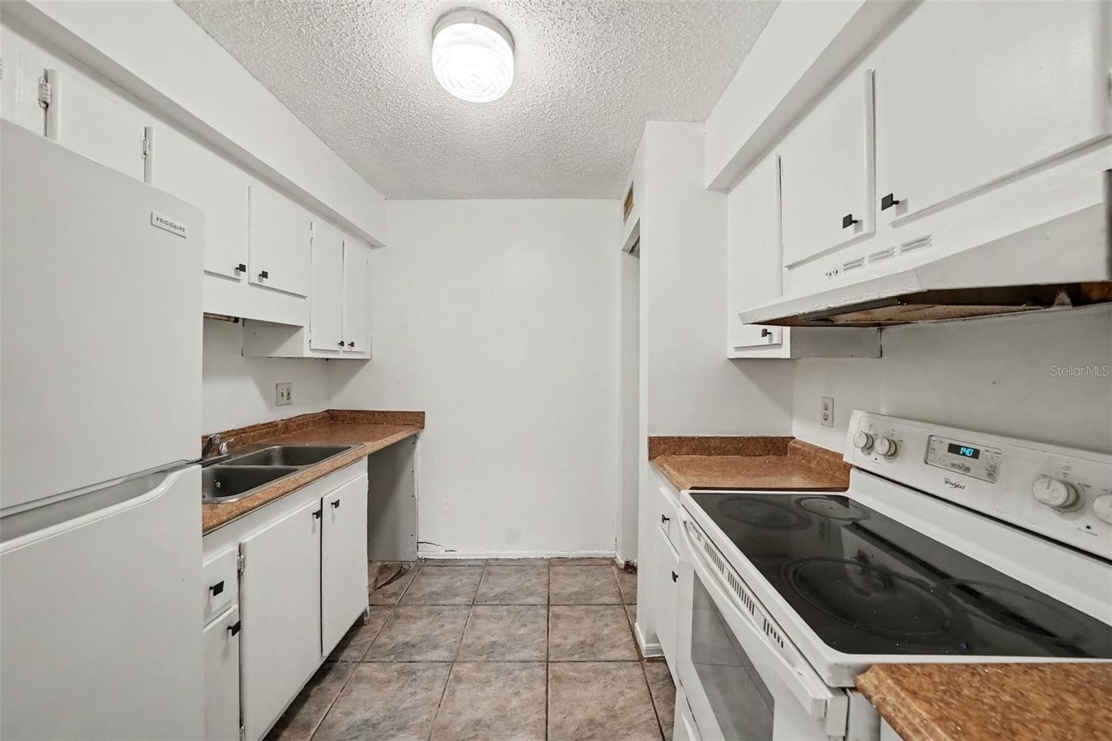 305 E WELLINGTON CT #64