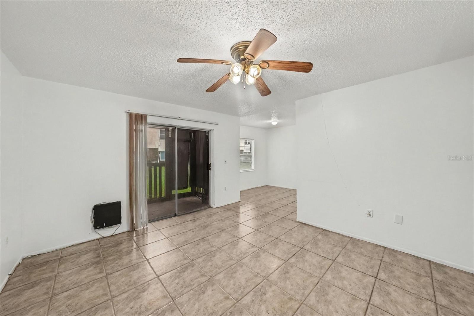 305 E WELLINGTON CT #64