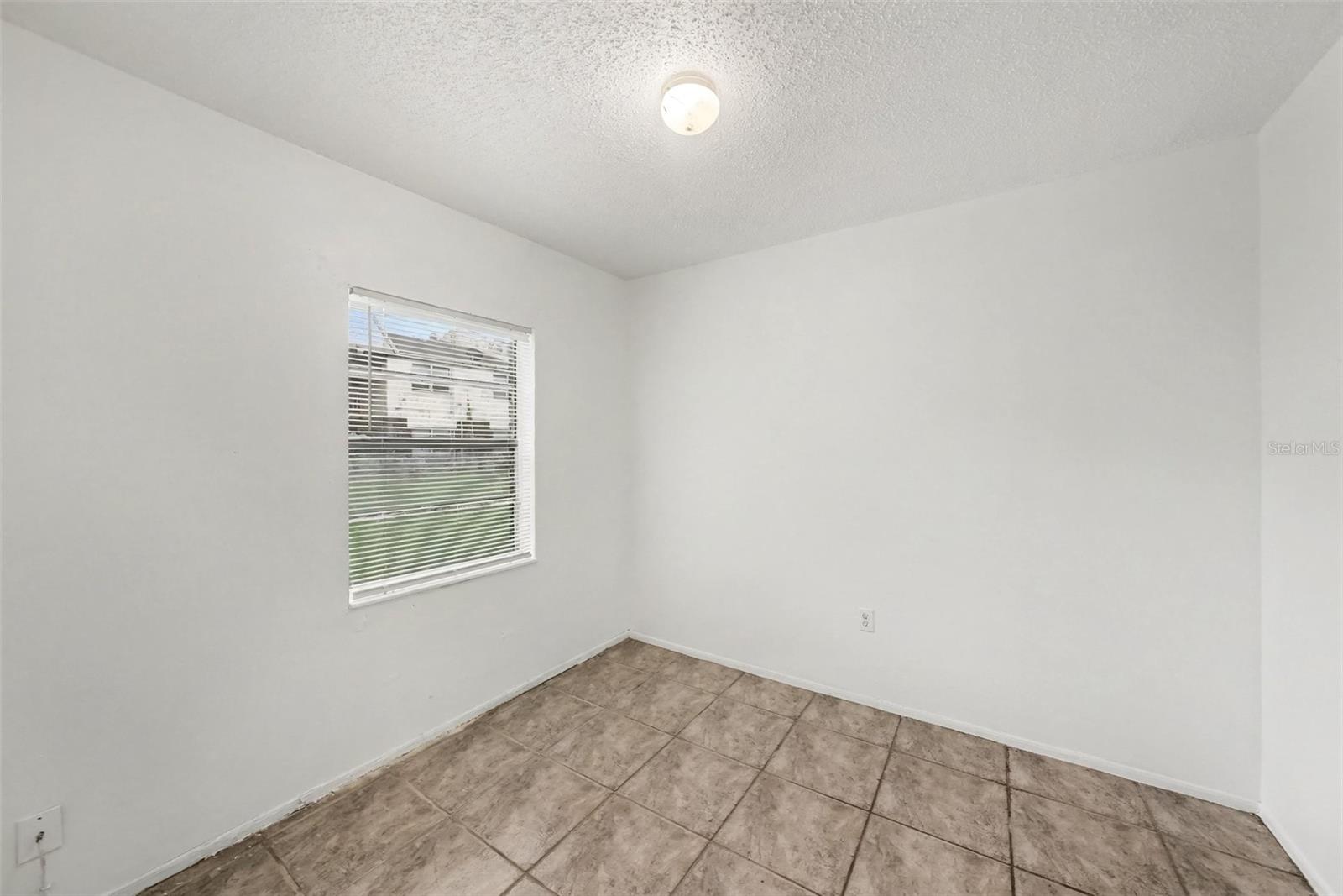 305 E WELLINGTON CT #64