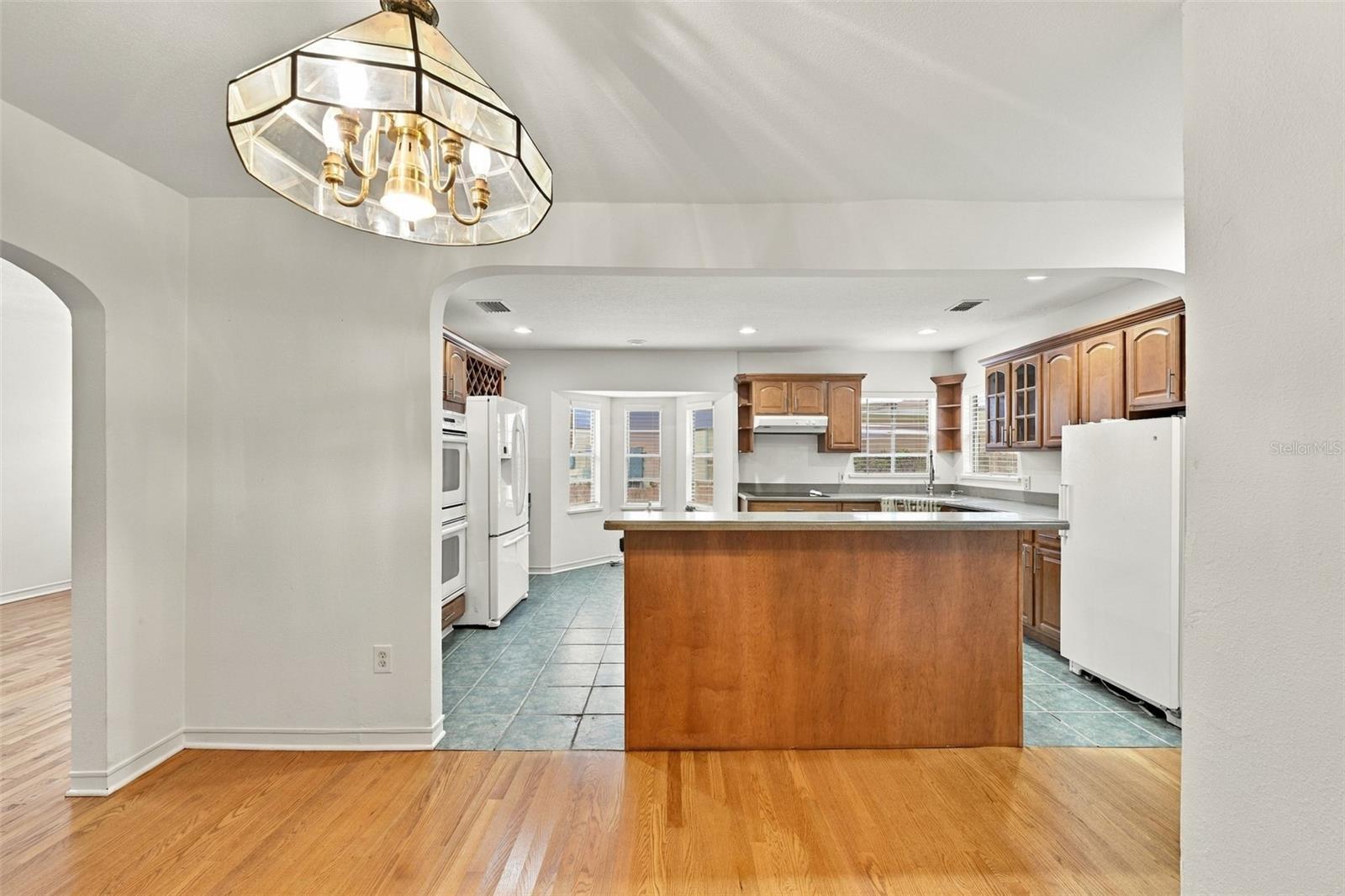 212 S BRADFORD AVE