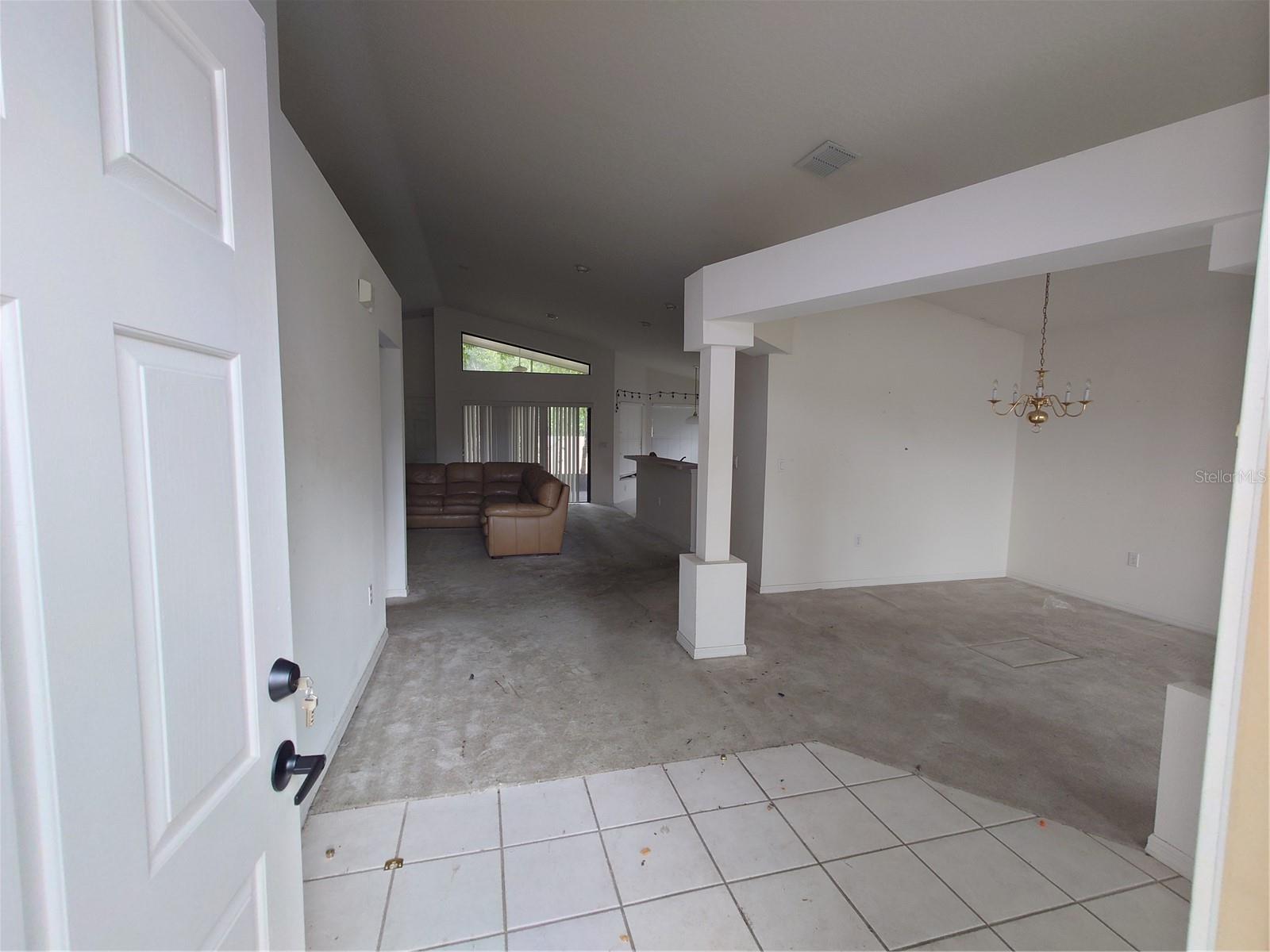 9335 CREEKSIDE CT