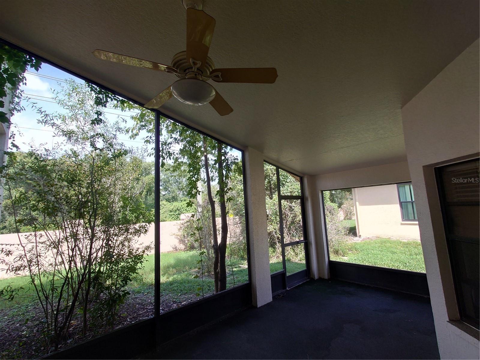 9335 CREEKSIDE CT