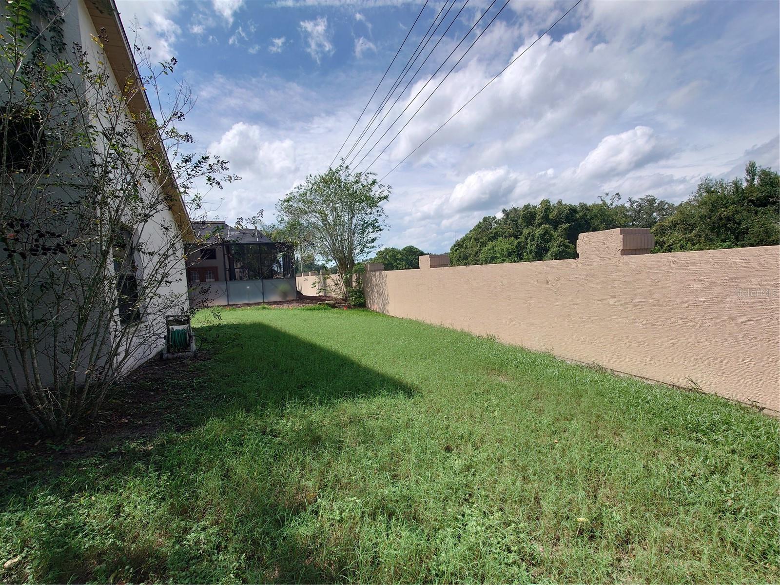 9335 CREEKSIDE CT