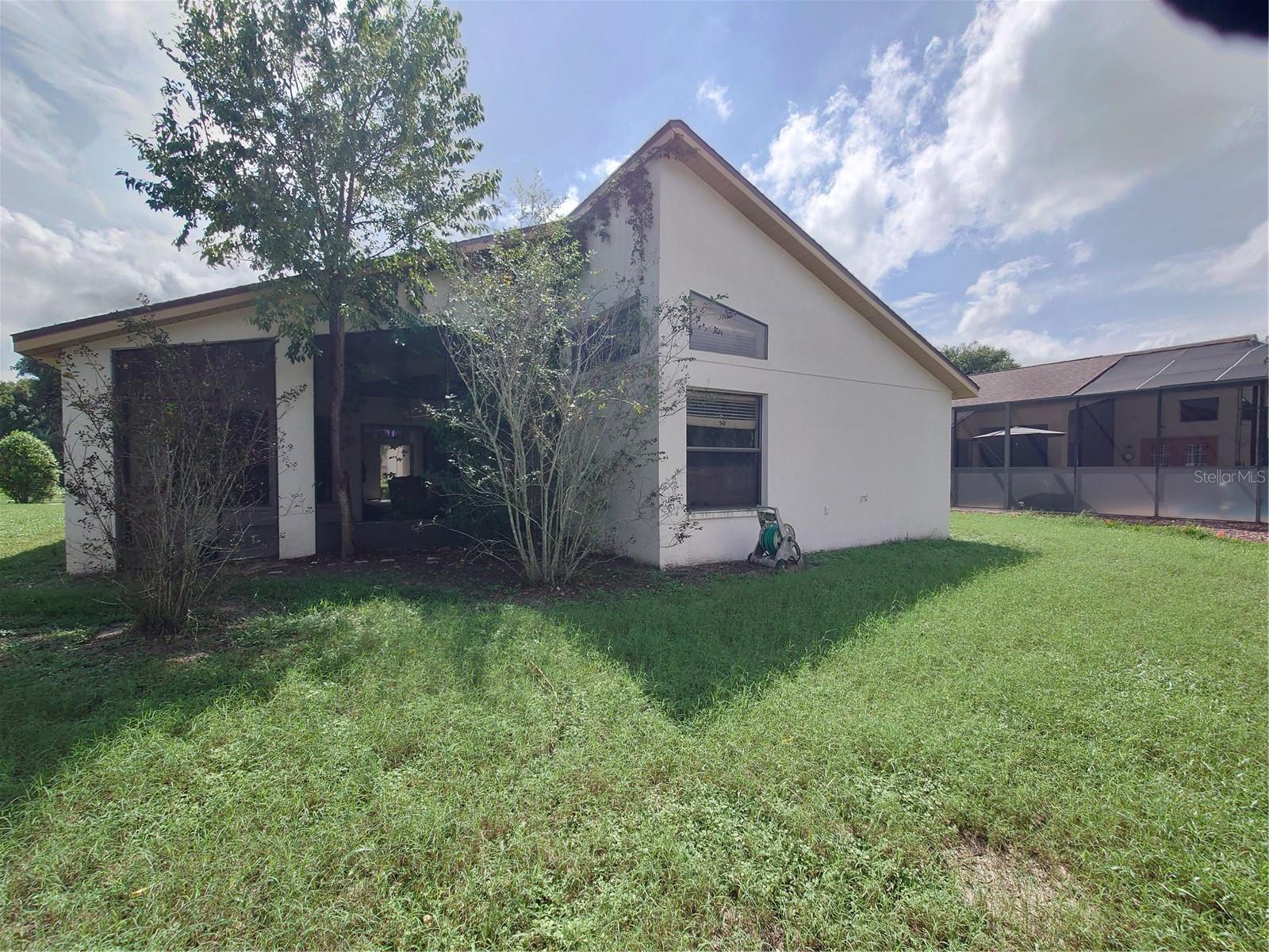 9335 CREEKSIDE CT