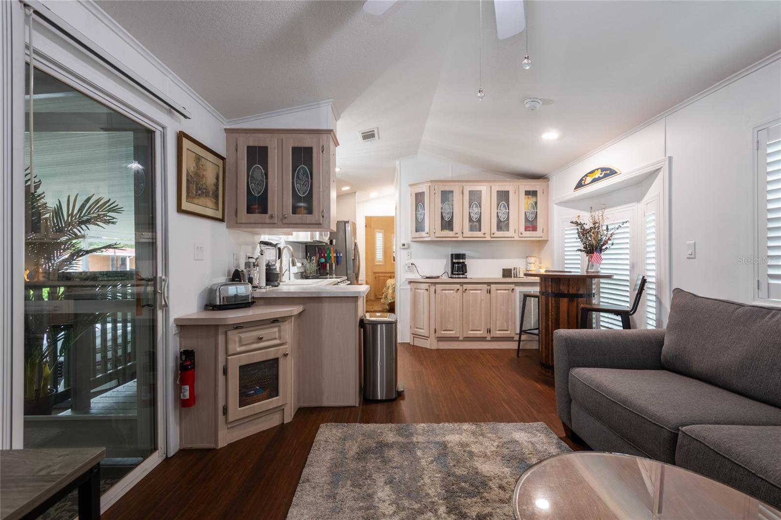6544 LA MESA RD