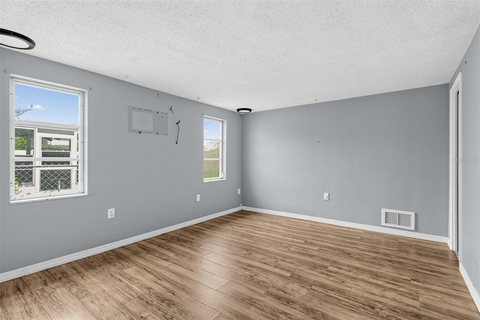 7340 MAYFIELD DR