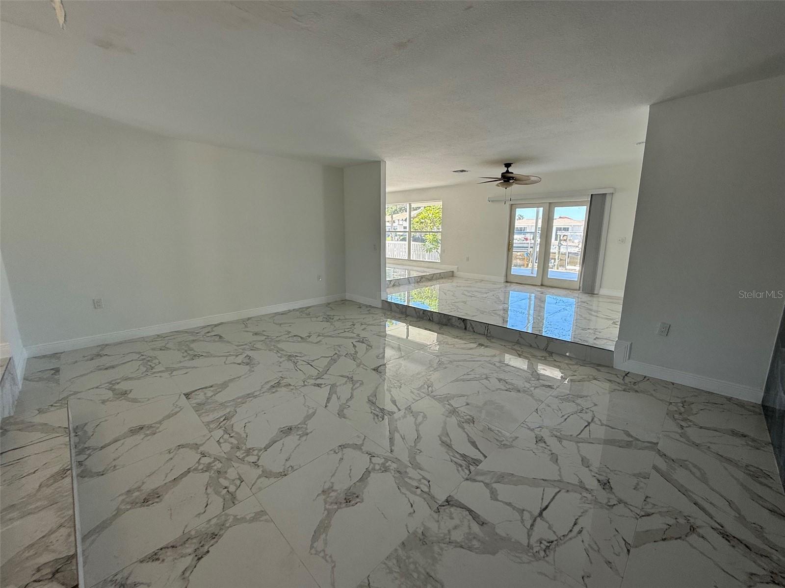 13701 GARRIS DR