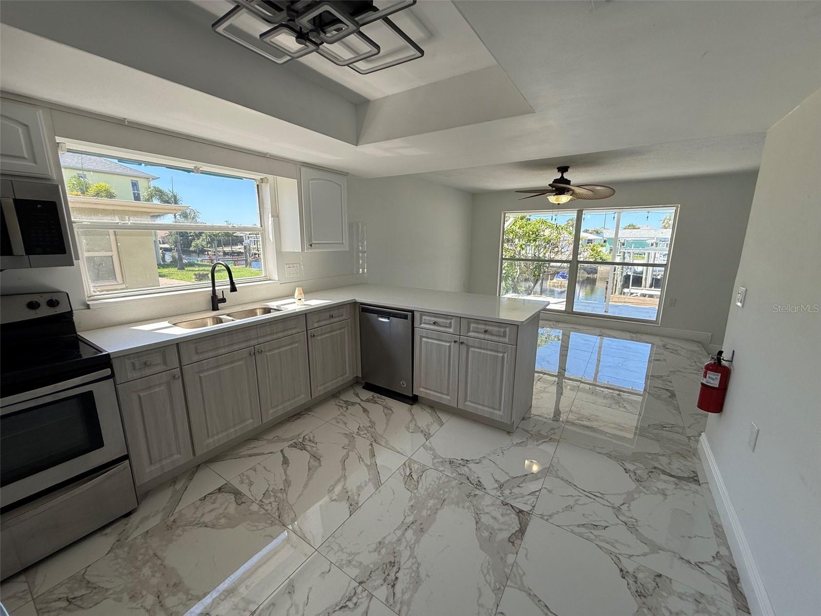 13701 GARRIS DR