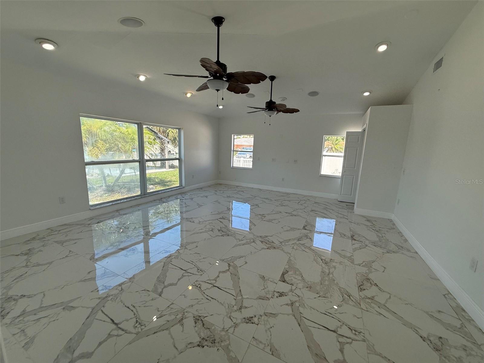 13701 GARRIS DR