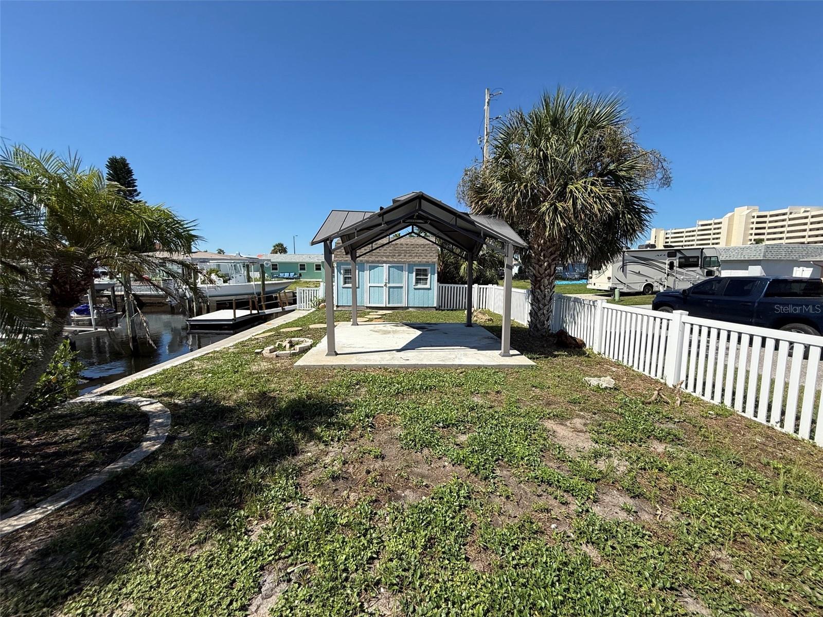 13701 GARRIS DR