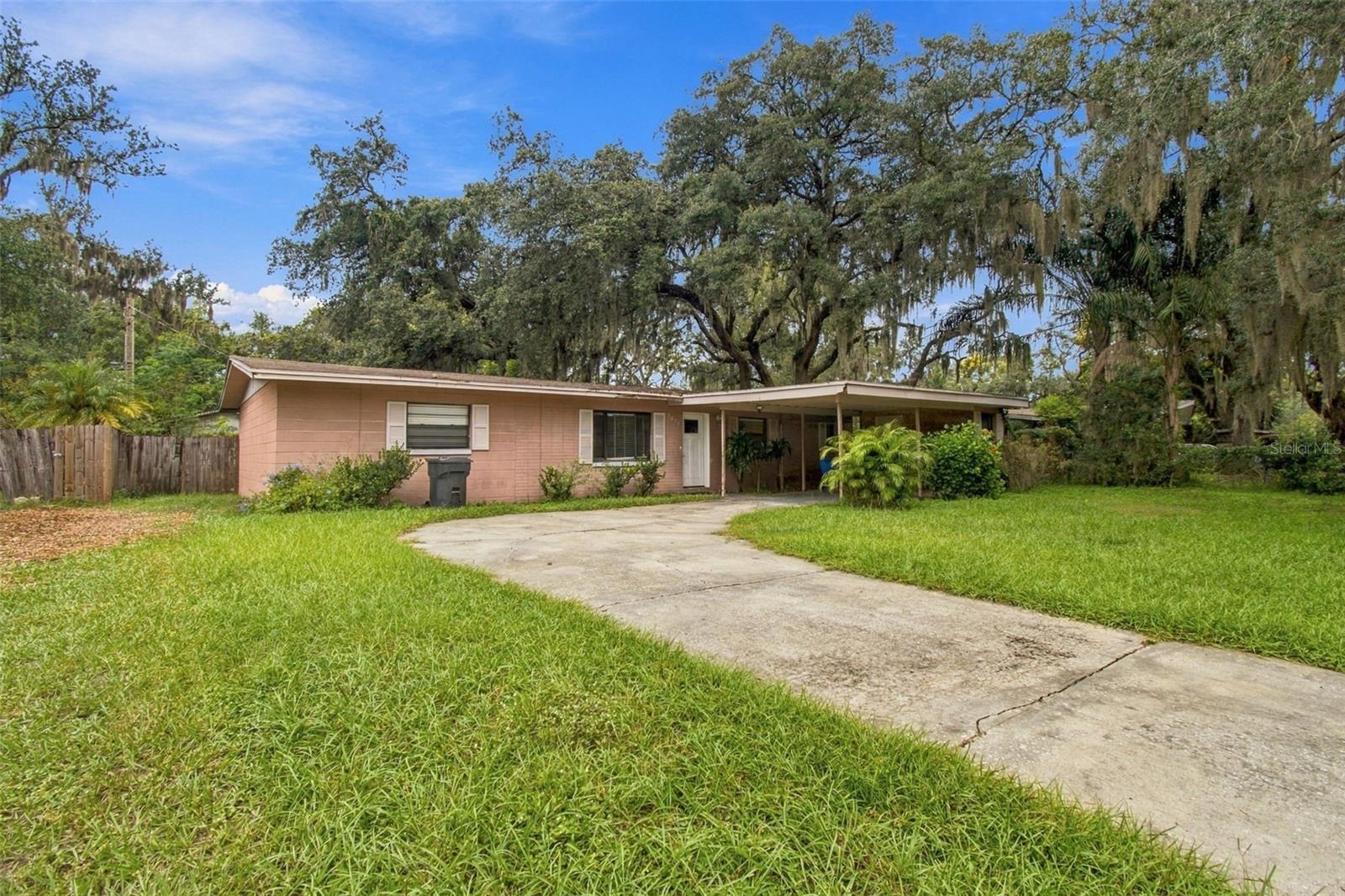 8010 Sharon Dr, Tampa