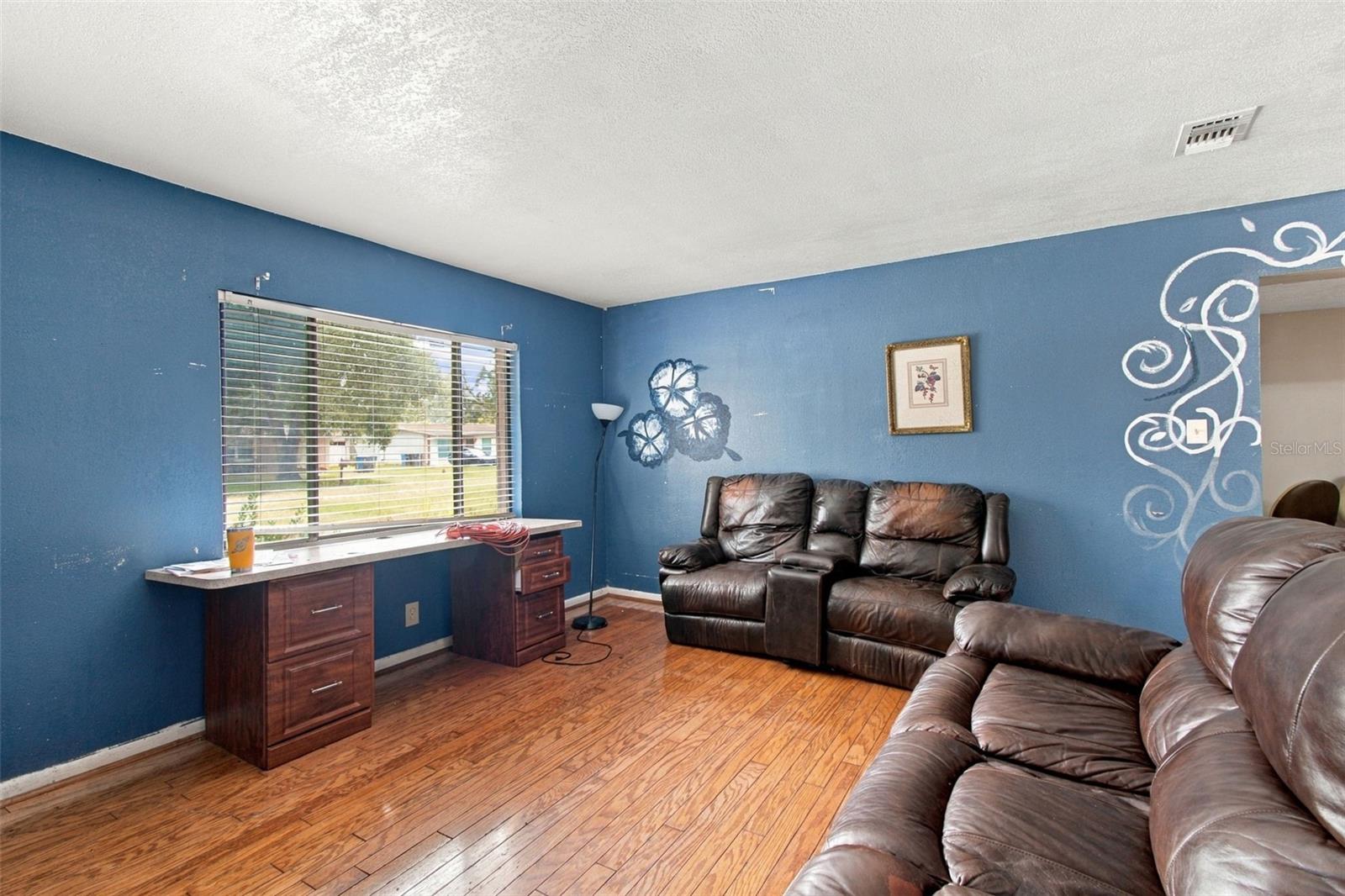 8010 SHARON DR